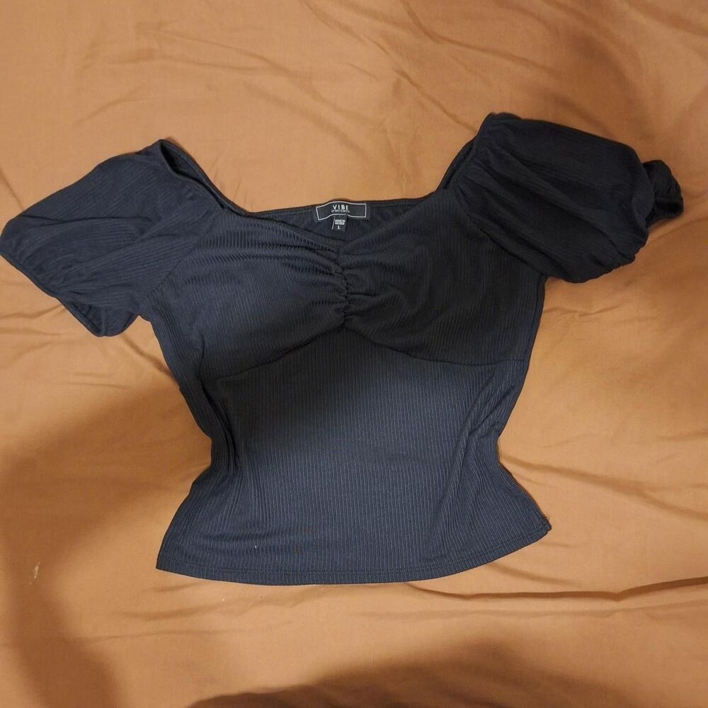 Vibe Women's Black Crop-top